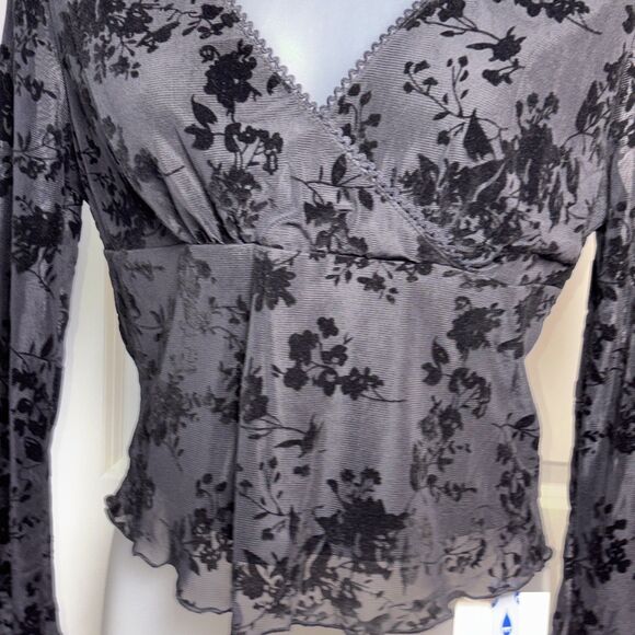Cider Large Womens Black Long Sheer Sleeve Floral V neck - Picture 3 of 7